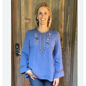 NWT Abrazo Style Natalia Embroidered Floral Tunic Top Women’s Small Blue 100% Co